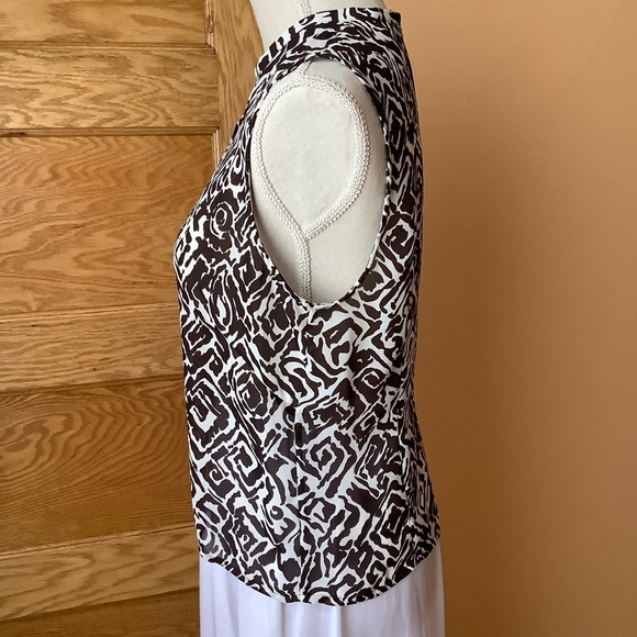 HARVE BENARD Chocolate and Cream Floral Blouse - Picture 4 of 11